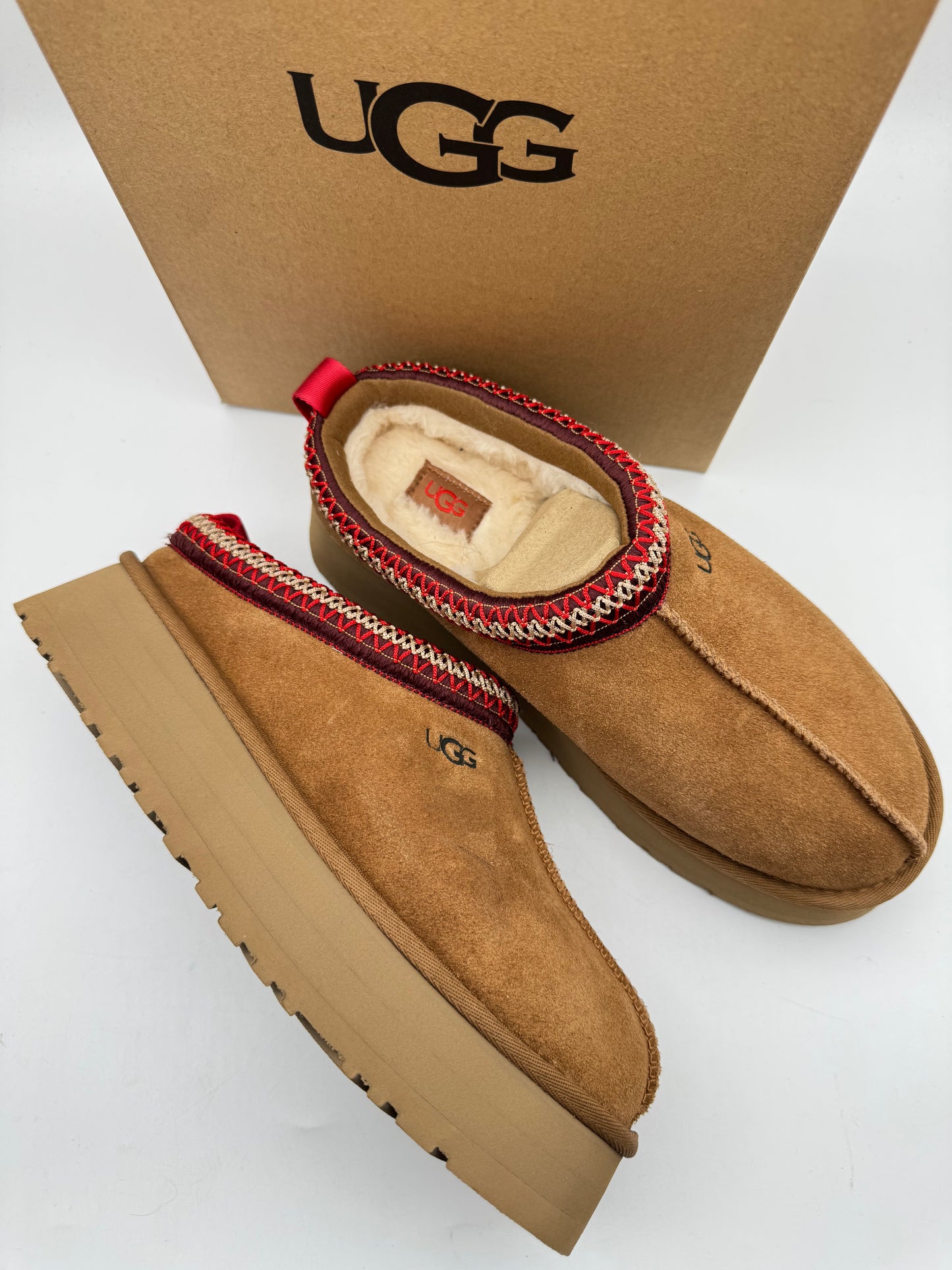 UGG