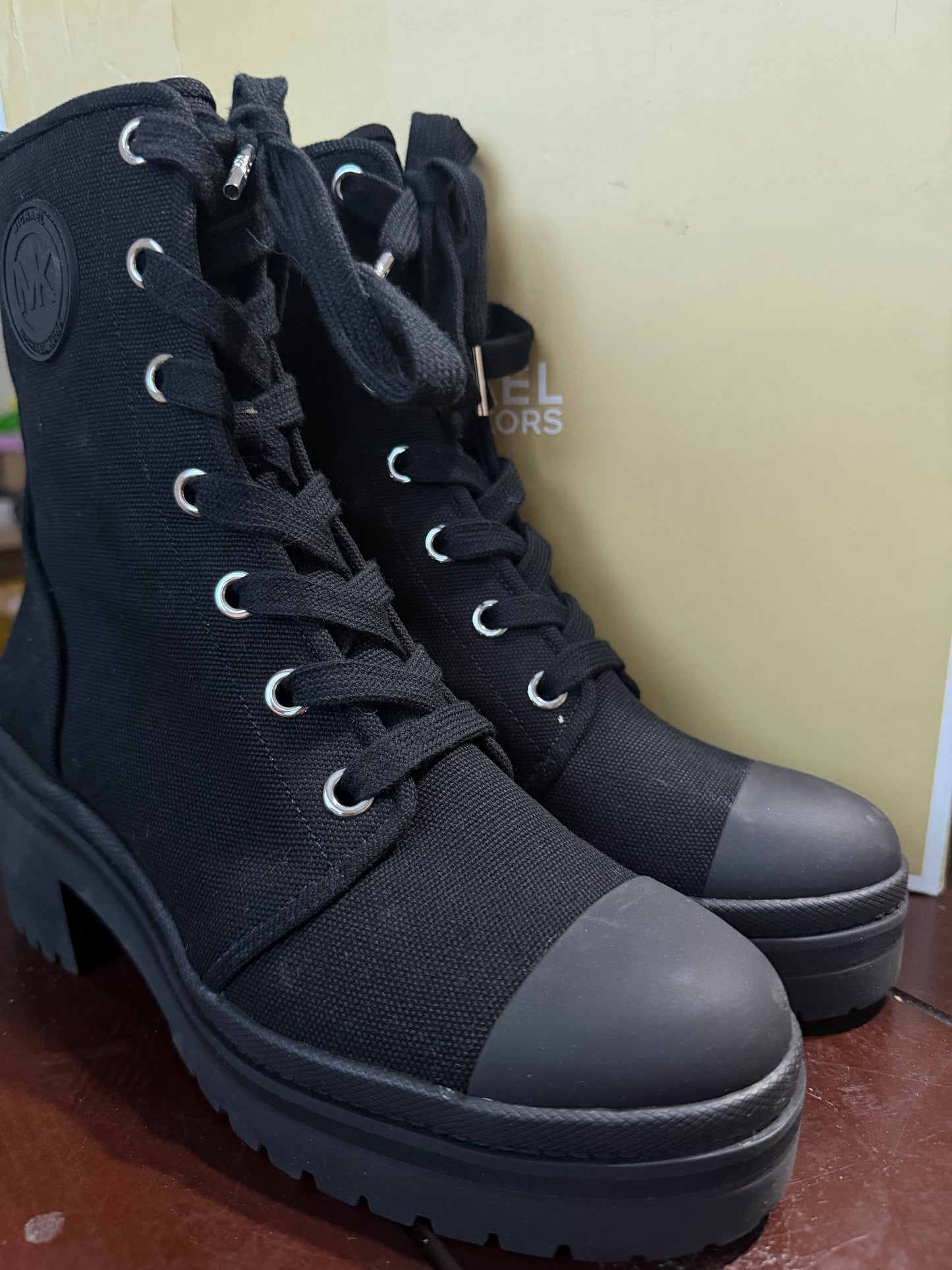 Michael Kors #7.5