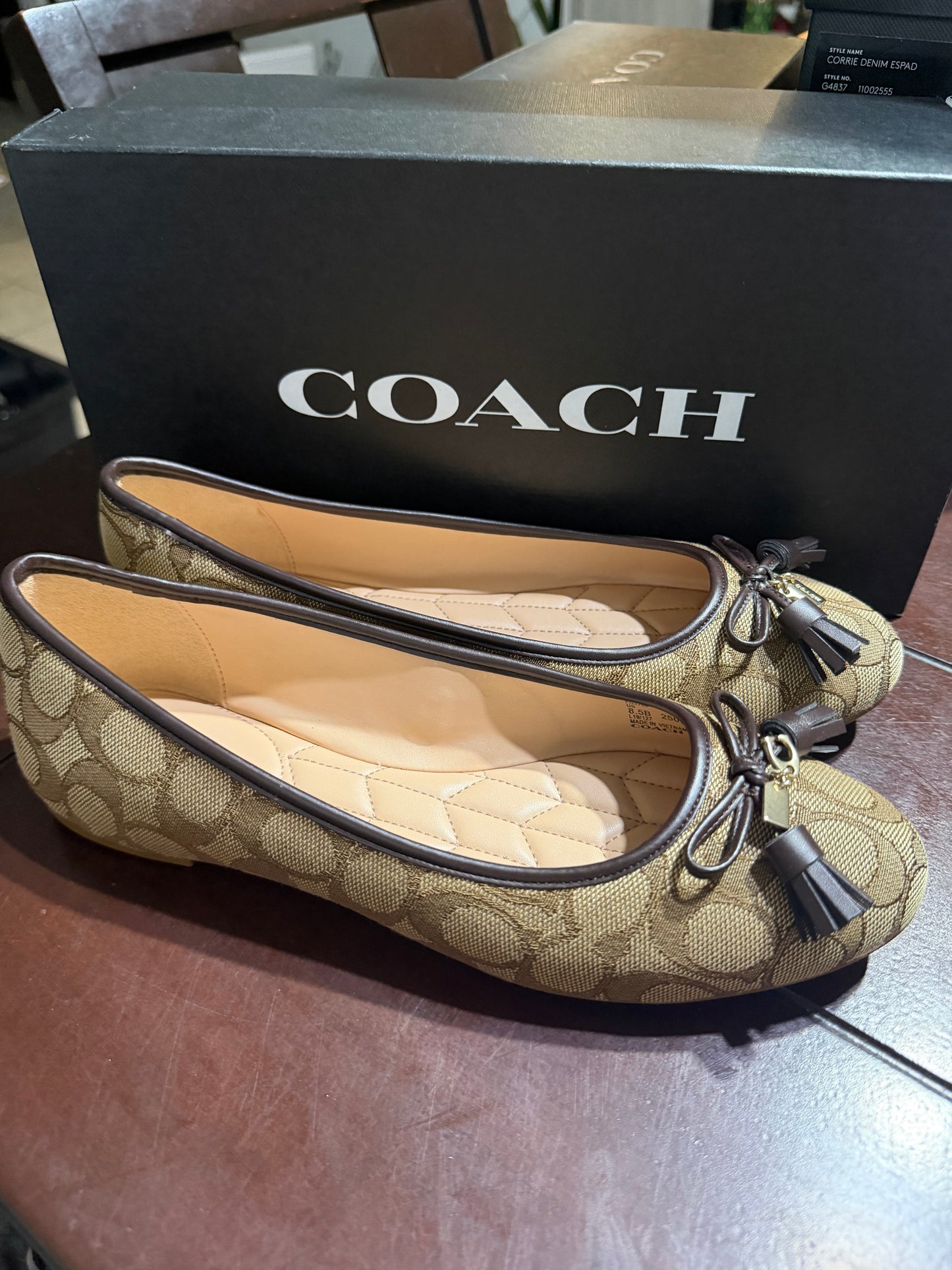 Coach #8.5 usa