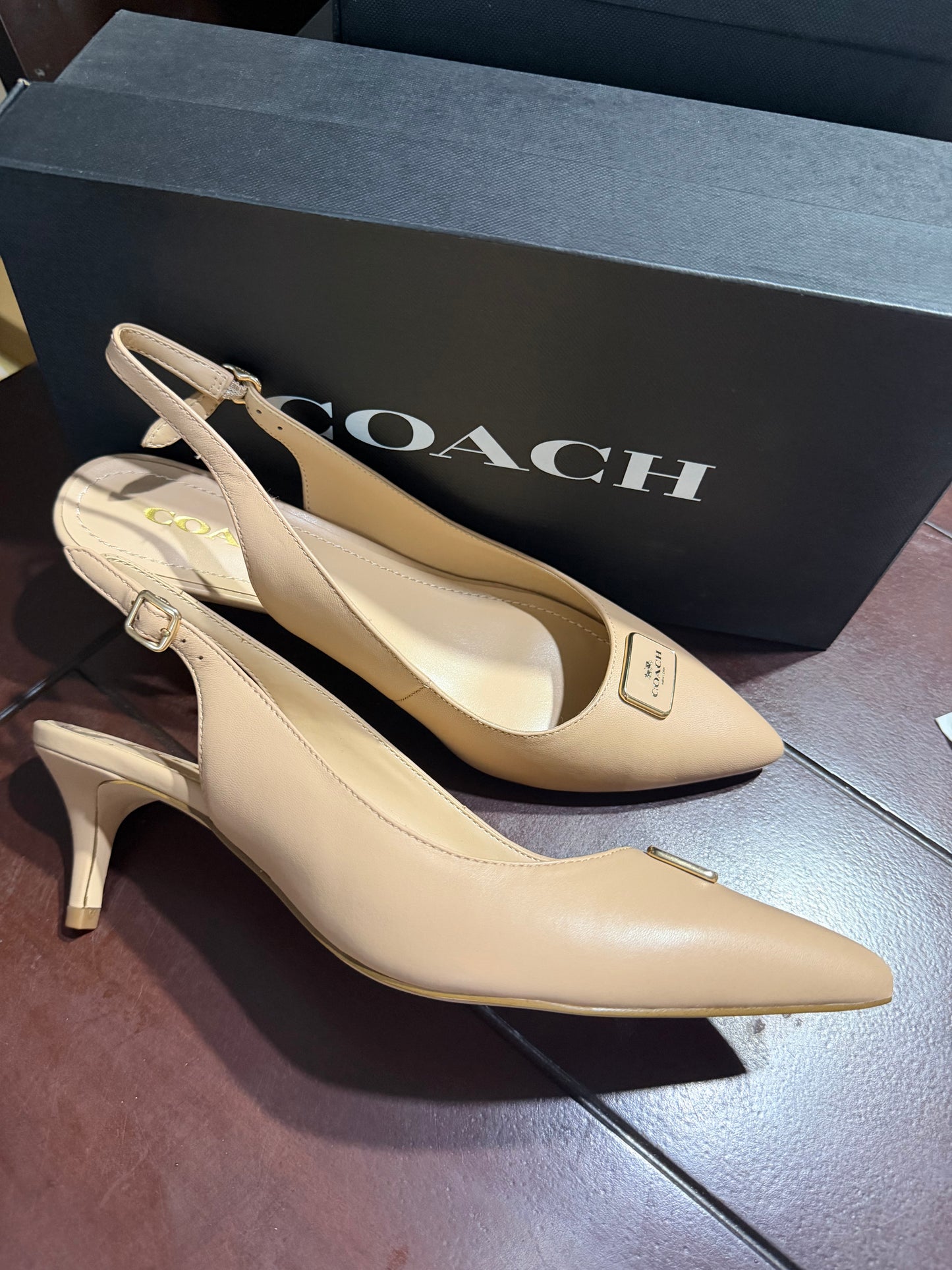 Coach #8.5