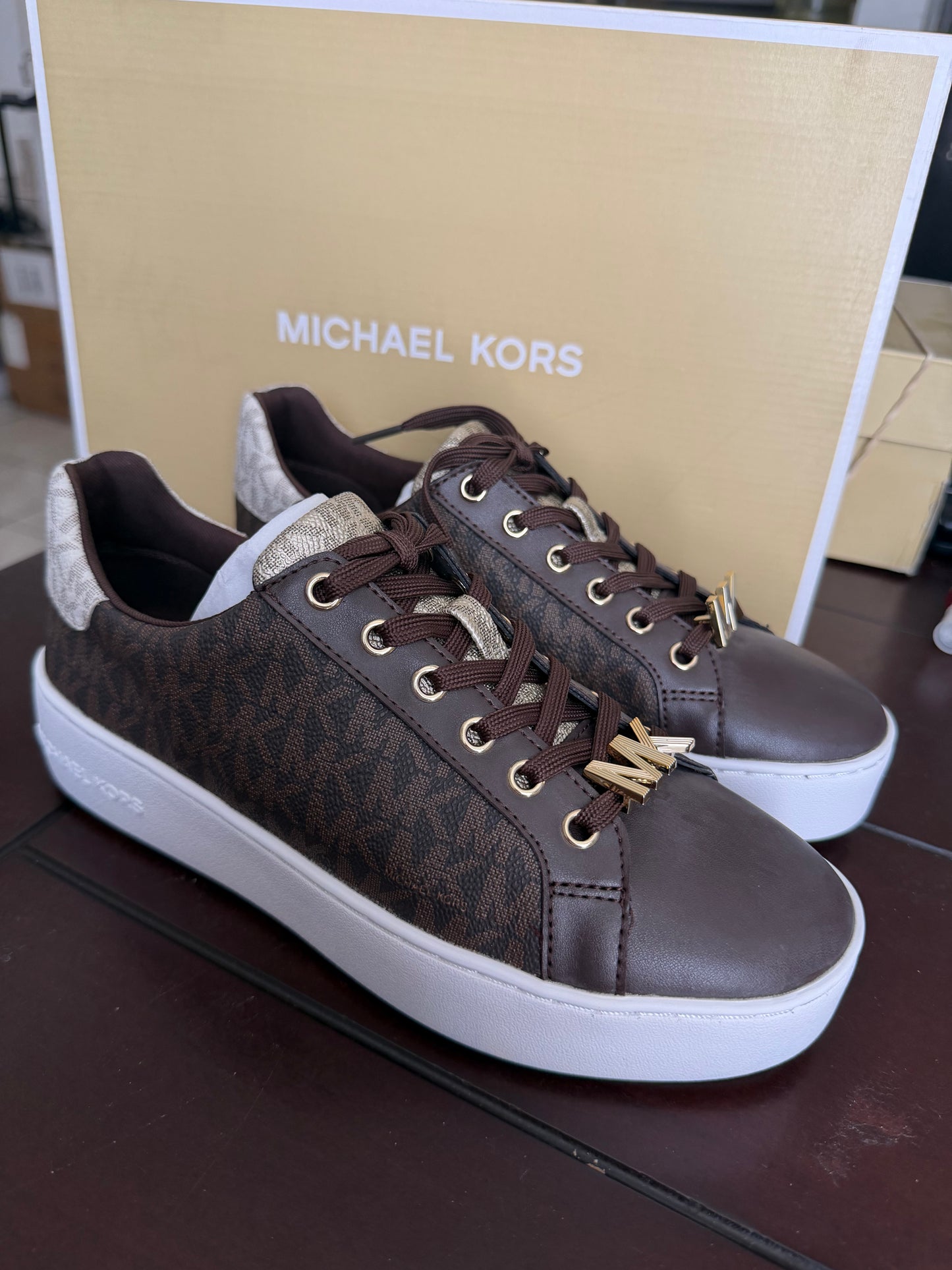 Mk Poppy Lace  #6.5 USA